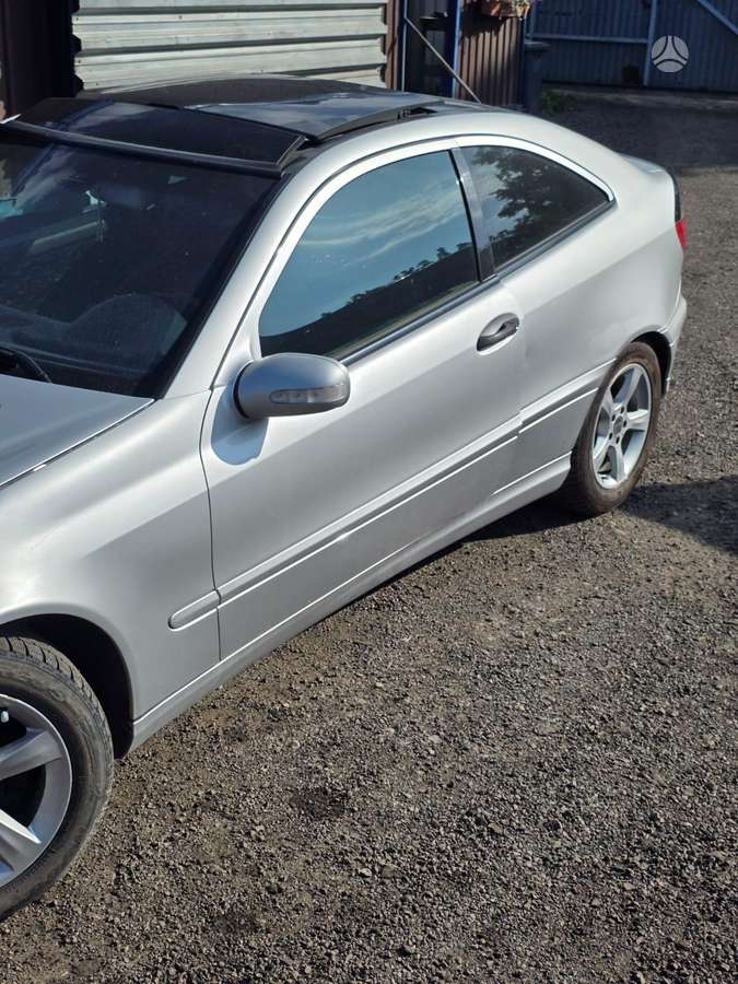 Mercedes-Benz C200 dalimis