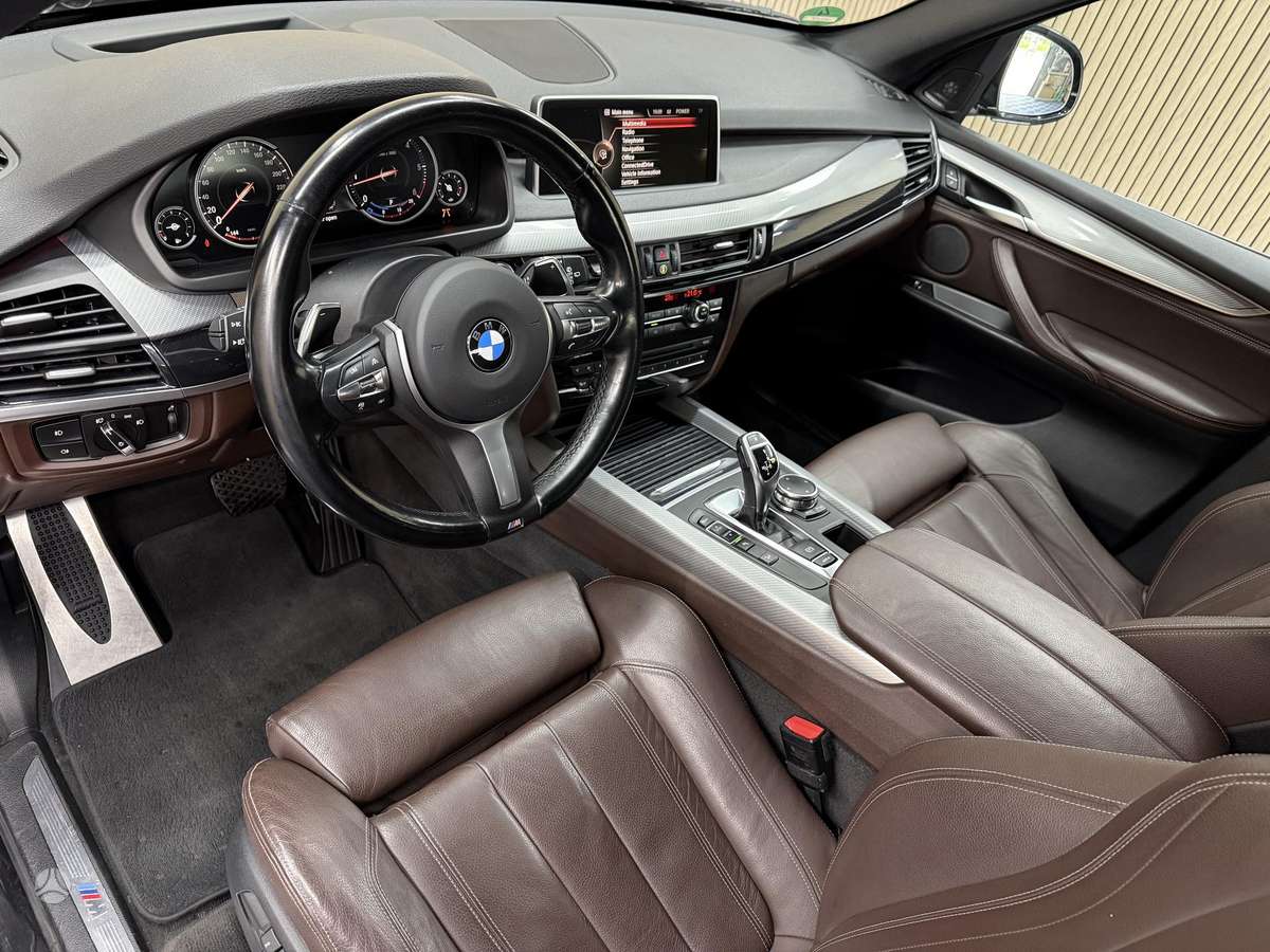 BMW X5, 3.0 l., off-road / crossover