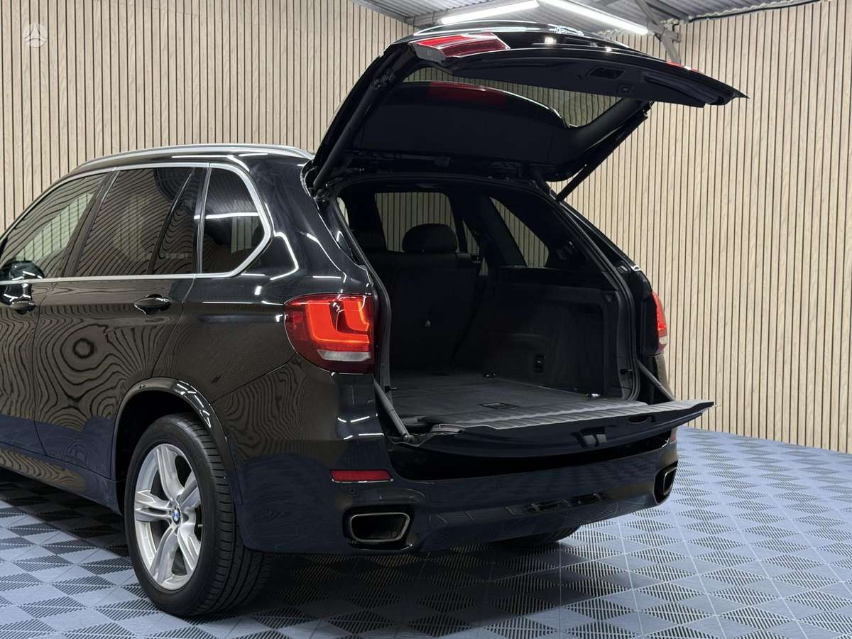 BMW X5, 3.0 l., off-road / crossover