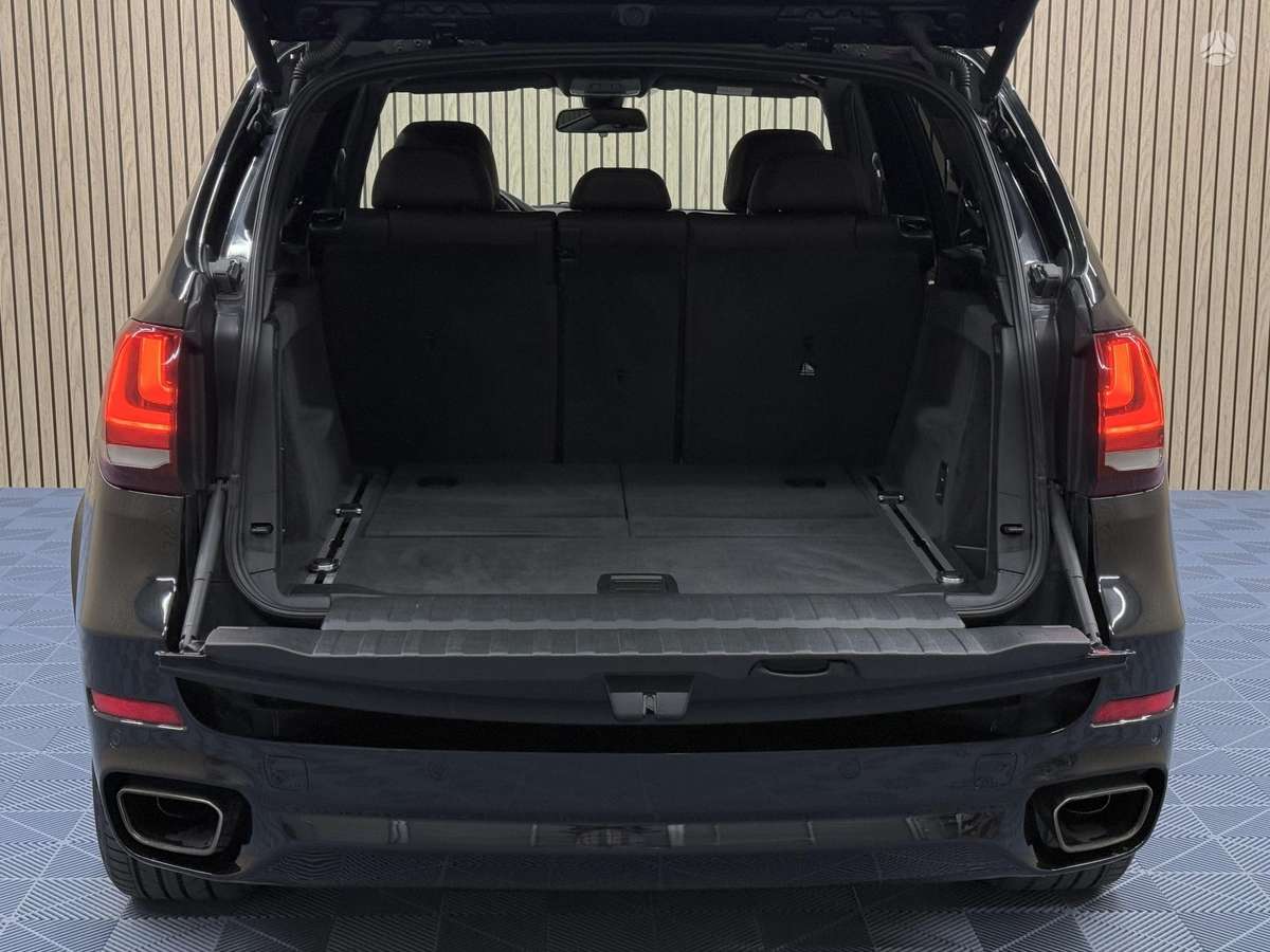 BMW X5, 3.0 l., off-road / crossover