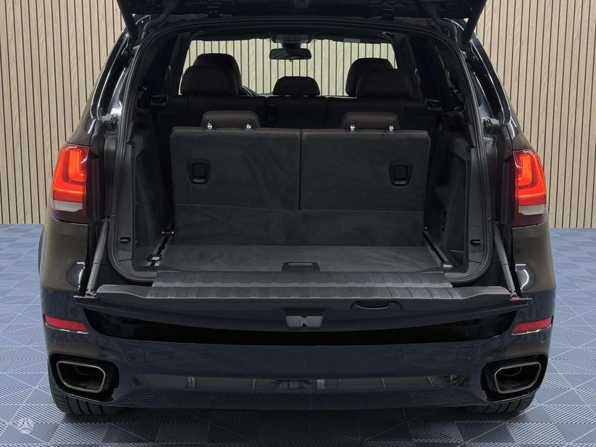 BMW X5, 3.0 l., off-road / crossover