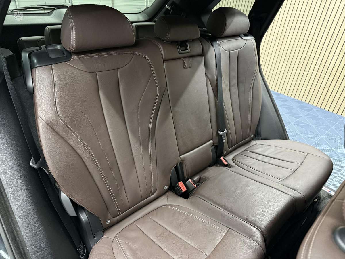 BMW X5, 3.0 l., off-road / crossover