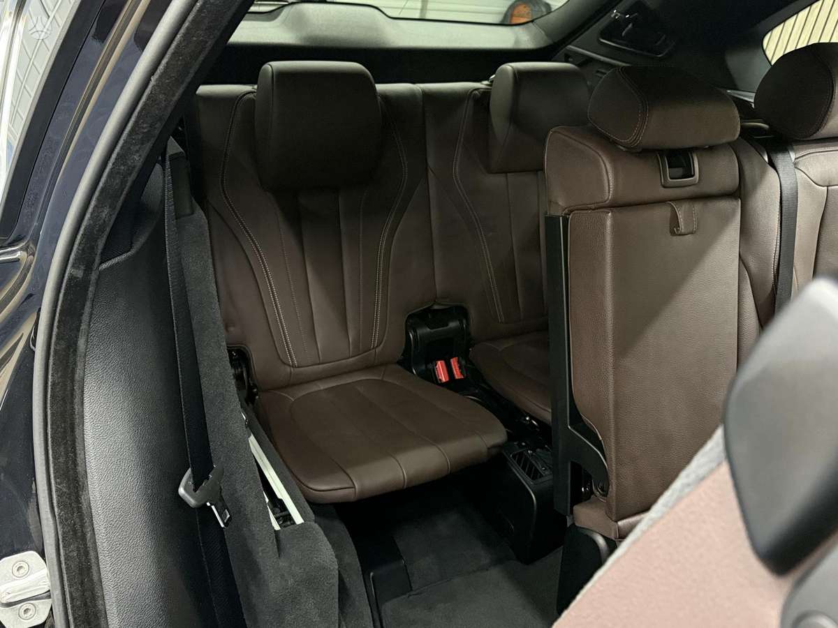 BMW X5, 3.0 l., off-road / crossover