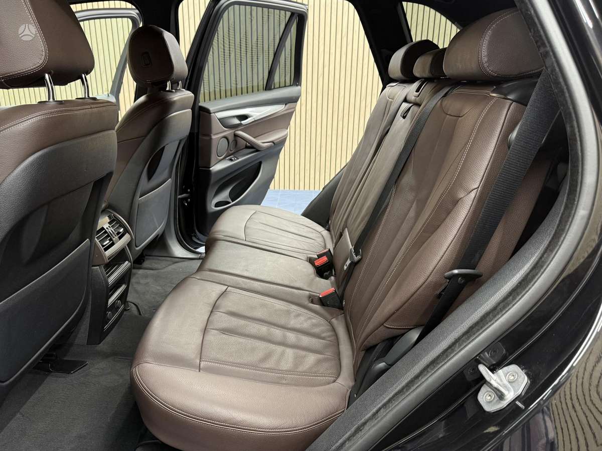 BMW X5, 3.0 l., off-road / crossover