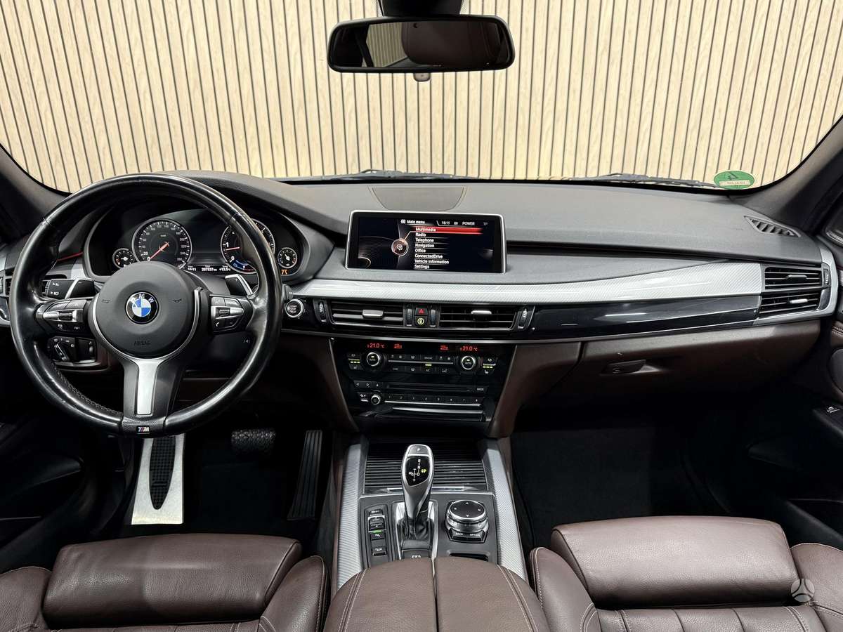 BMW X5, 3.0 l., off-road / crossover