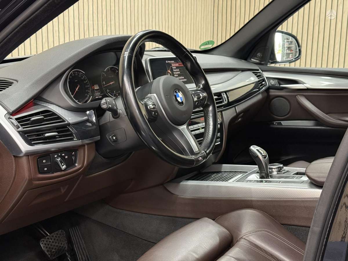 BMW X5, 3.0 l., off-road / crossover