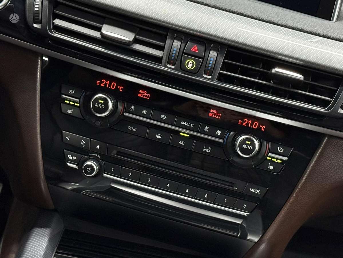 BMW X5, 3.0 l., off-road / crossover