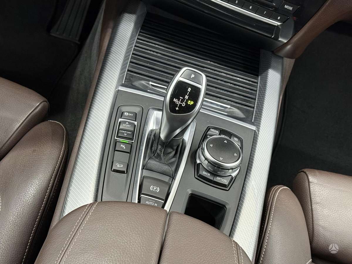 BMW X5, 3.0 l., off-road / crossover