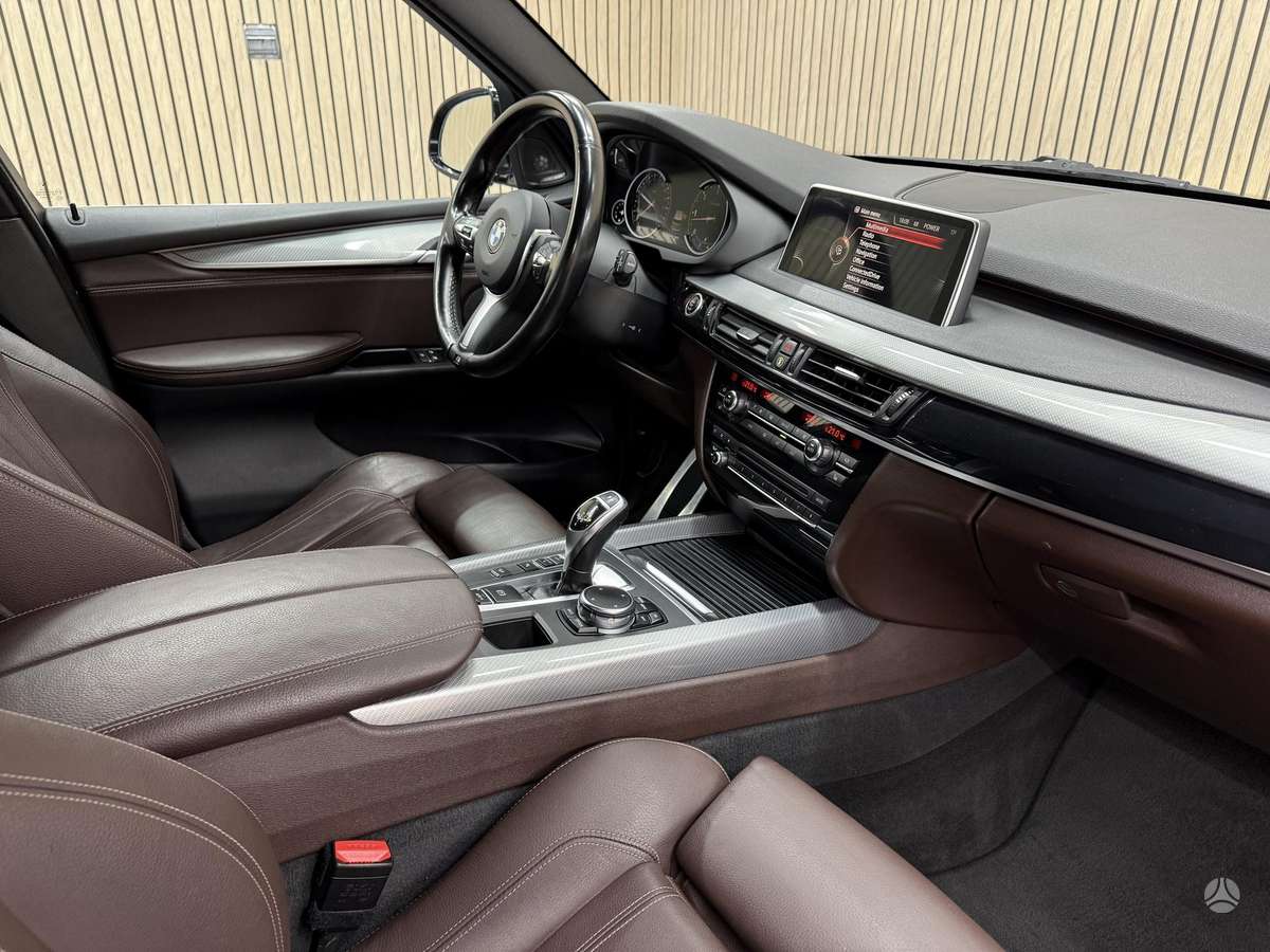 BMW X5, 3.0 l., off-road / crossover