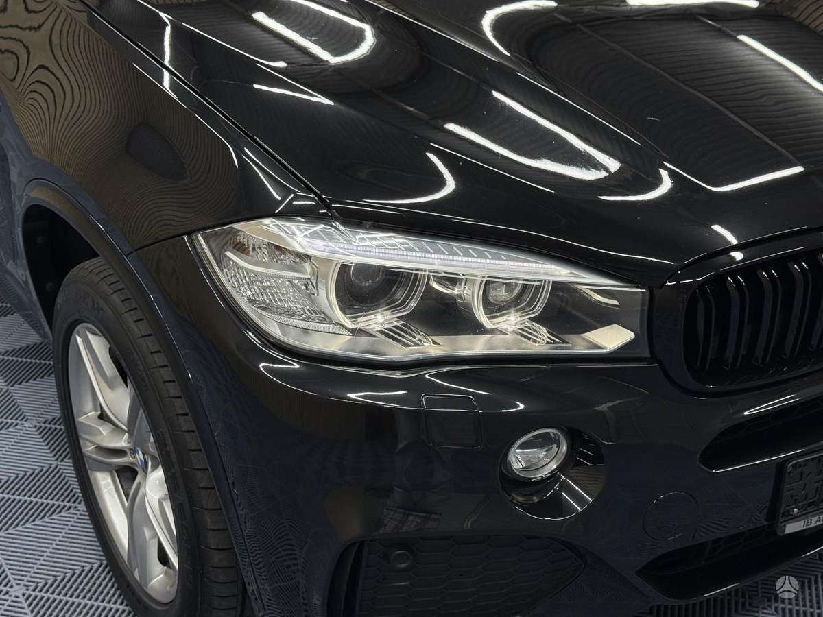 BMW X5, 3.0 l., off-road / crossover