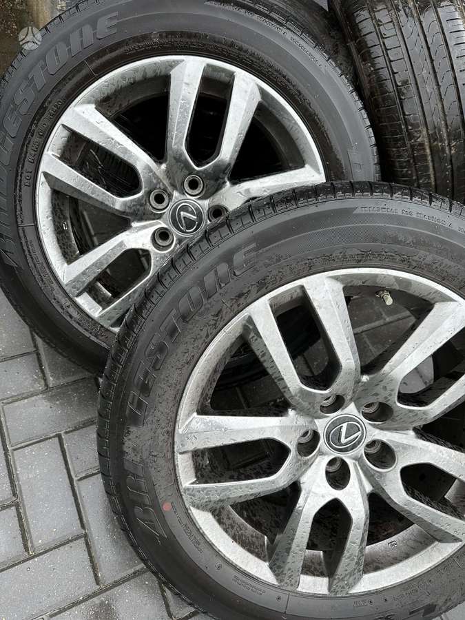 Lexus NX 300h, light alloy, R18