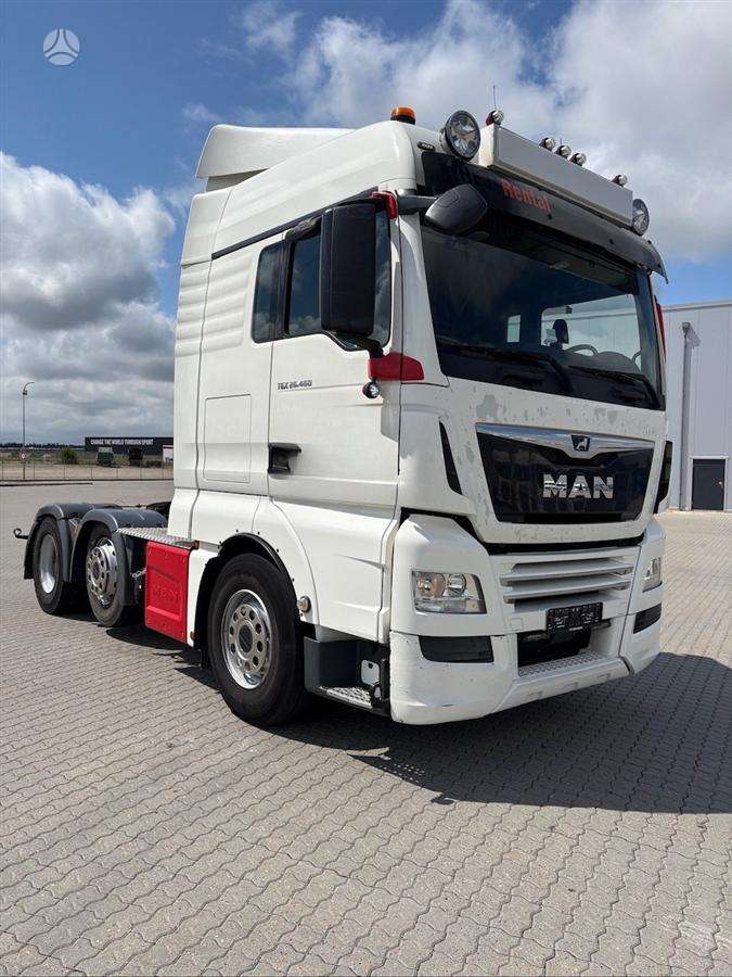 MAN 26.460 6x2, double sleeper