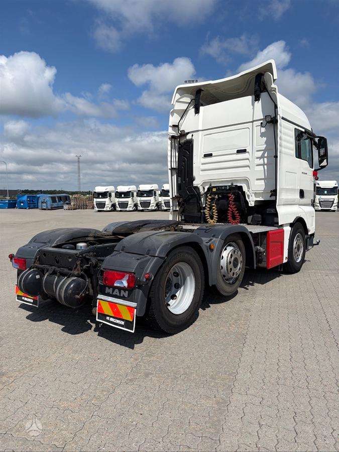 MAN 26.460 6x2, double sleeper