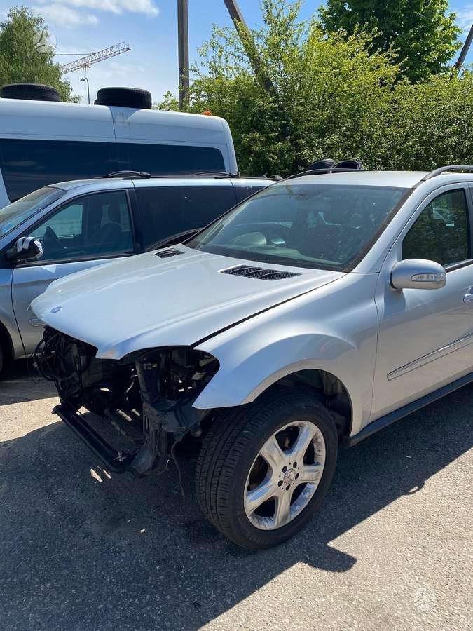 Mercedes-Benz ML320 dalimis