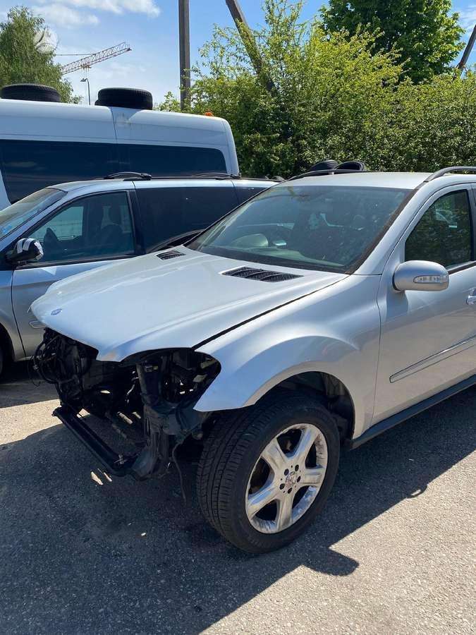 Mercedes-Benz ML320 по частям