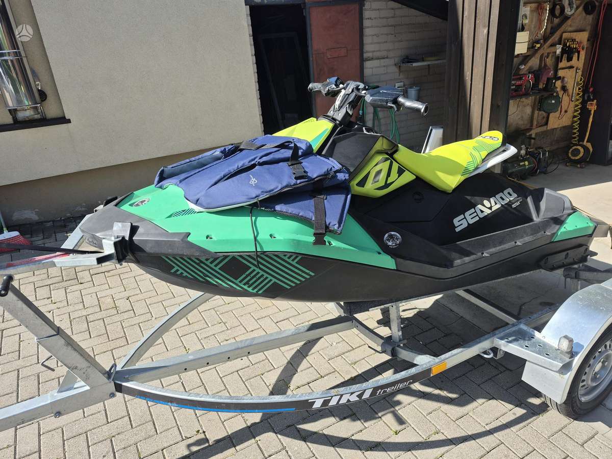 Sea-Doo Spark trixx, водные мотоциклы