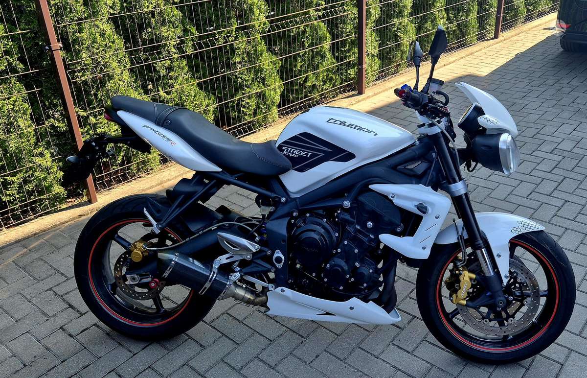Triumph Street Triple 675cc, street / classic