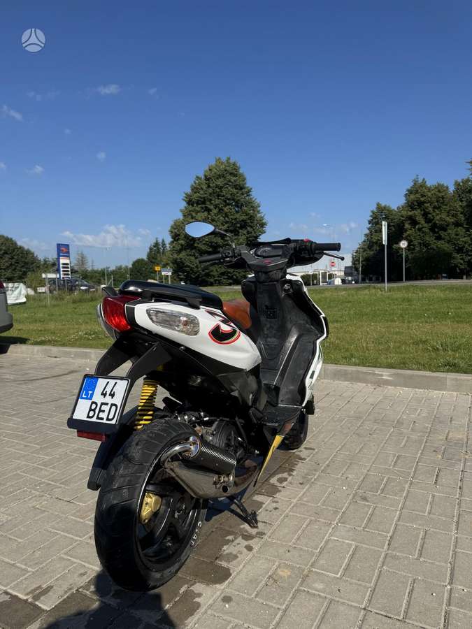 Aprilia SR 49cc, scooters / mopeds