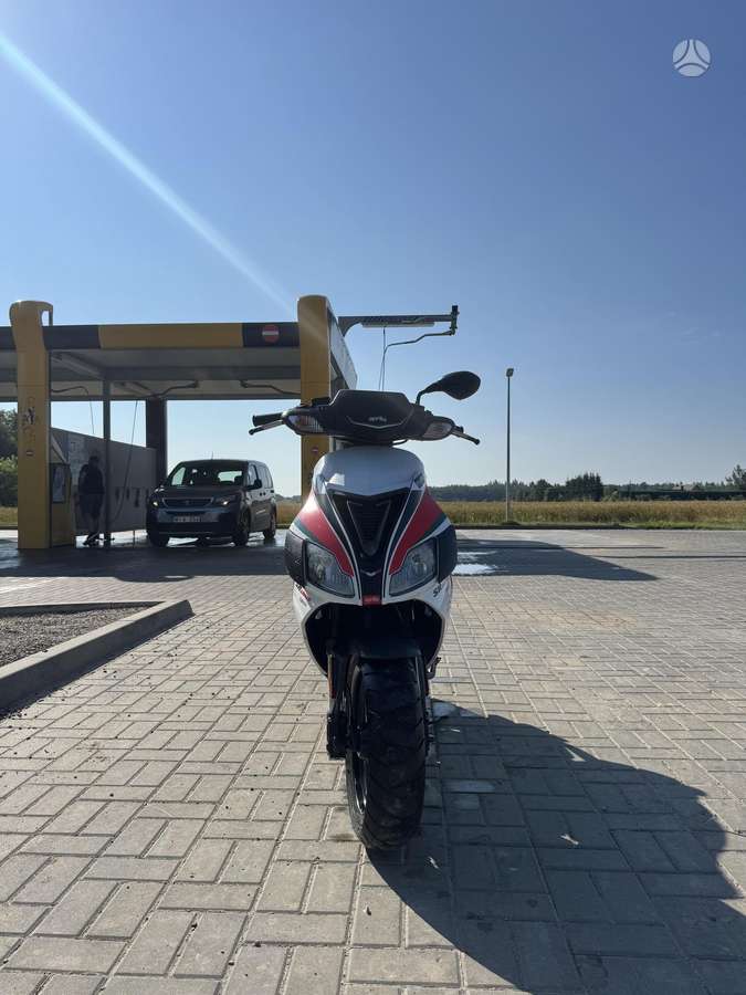 Aprilia SR 49cc, scooters / mopeds