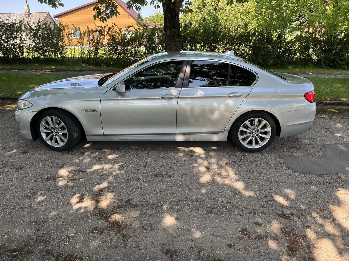 BMW 520, 2.0 l., Седан