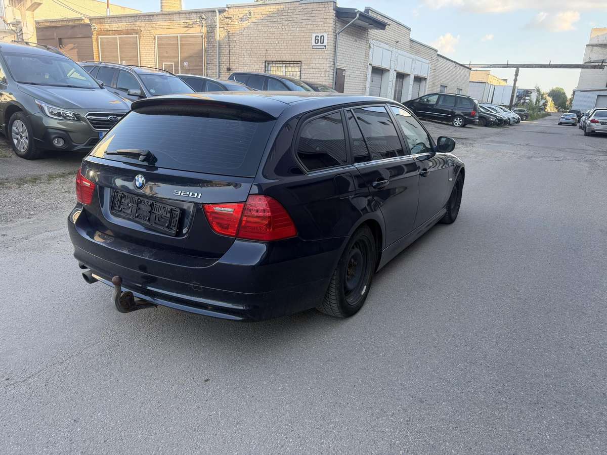 BMW 320, 2.0 l., wagon