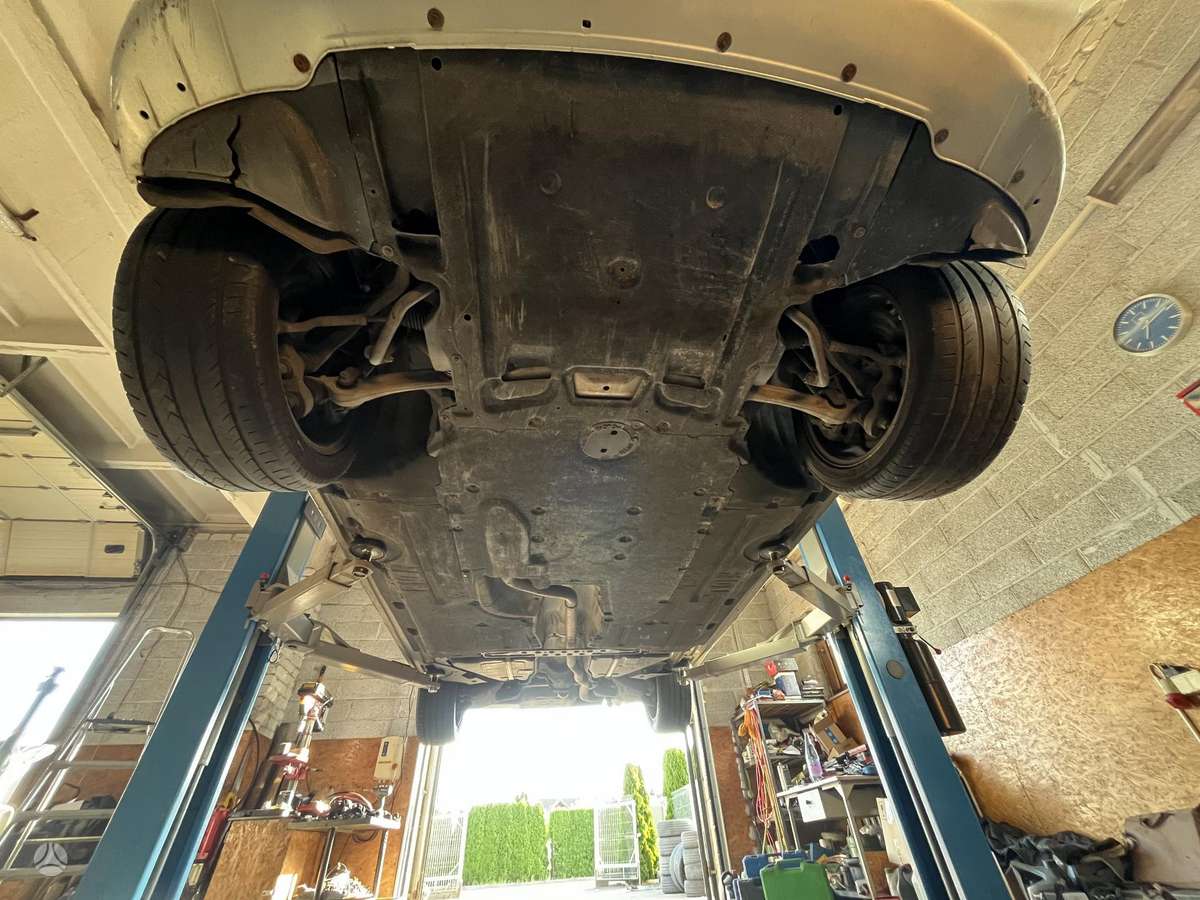 BMW 520, 2.0 l., sedanas