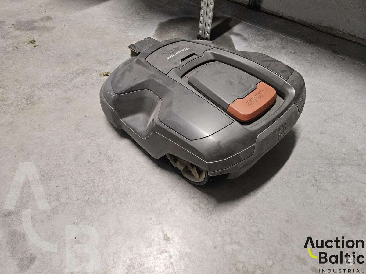 Husqvarna Automower 315, садовые тракторы