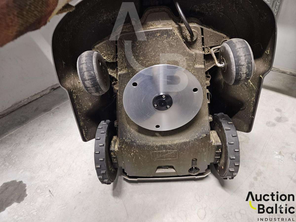 Husqvarna Automower 315, садовые тракторы