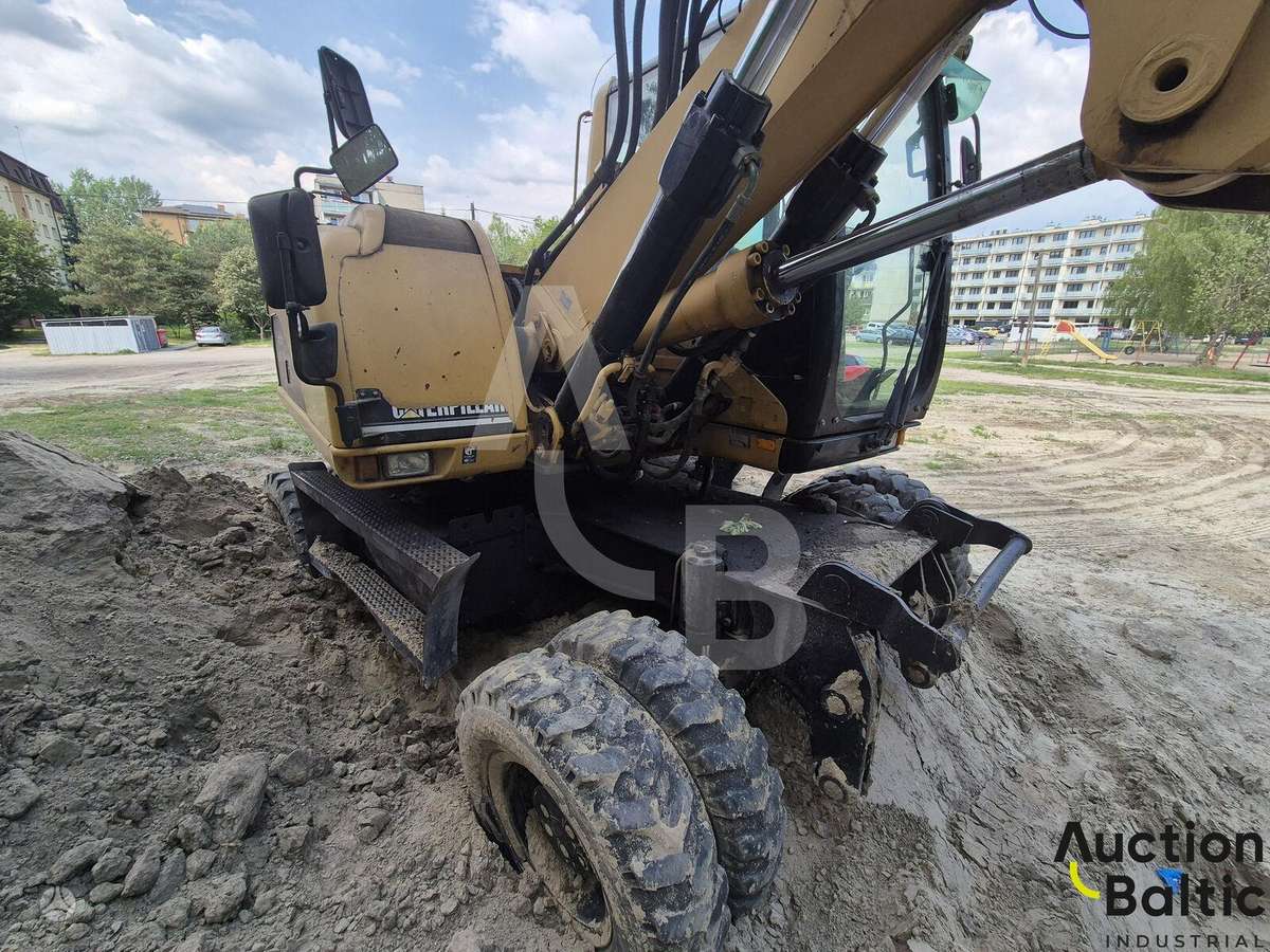 Caterpillar M 318 C, excavator