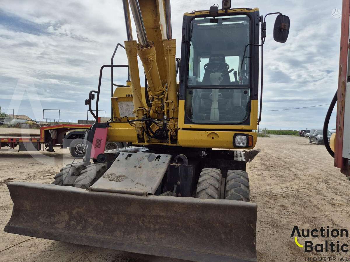Komatsu PW160, ekskavatoriai
