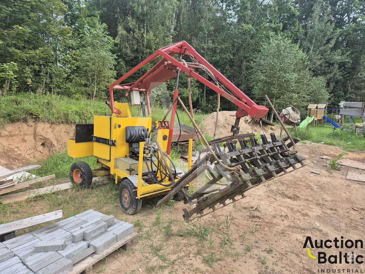 -Kita- 55, paving machinery