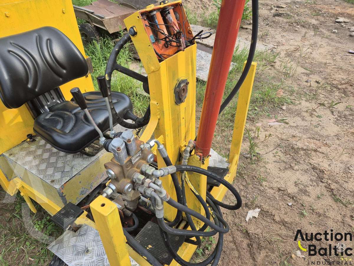 -Kita- 55, paving machinery