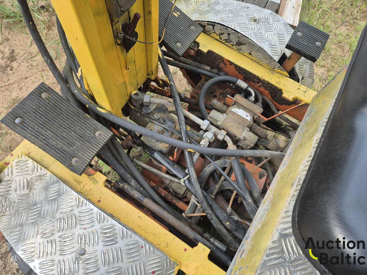 -Kita- 55, paving machinery