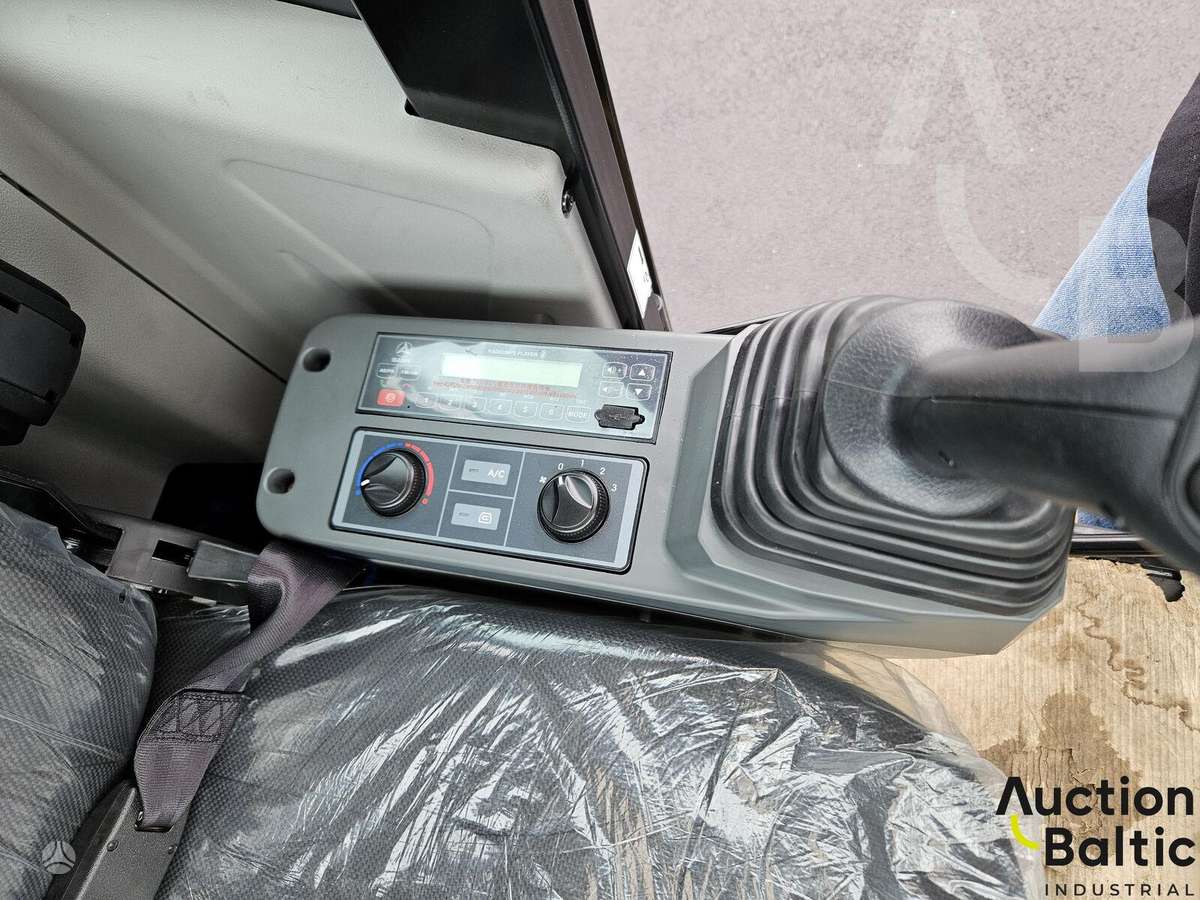 SANY SY80U, экскаваторы