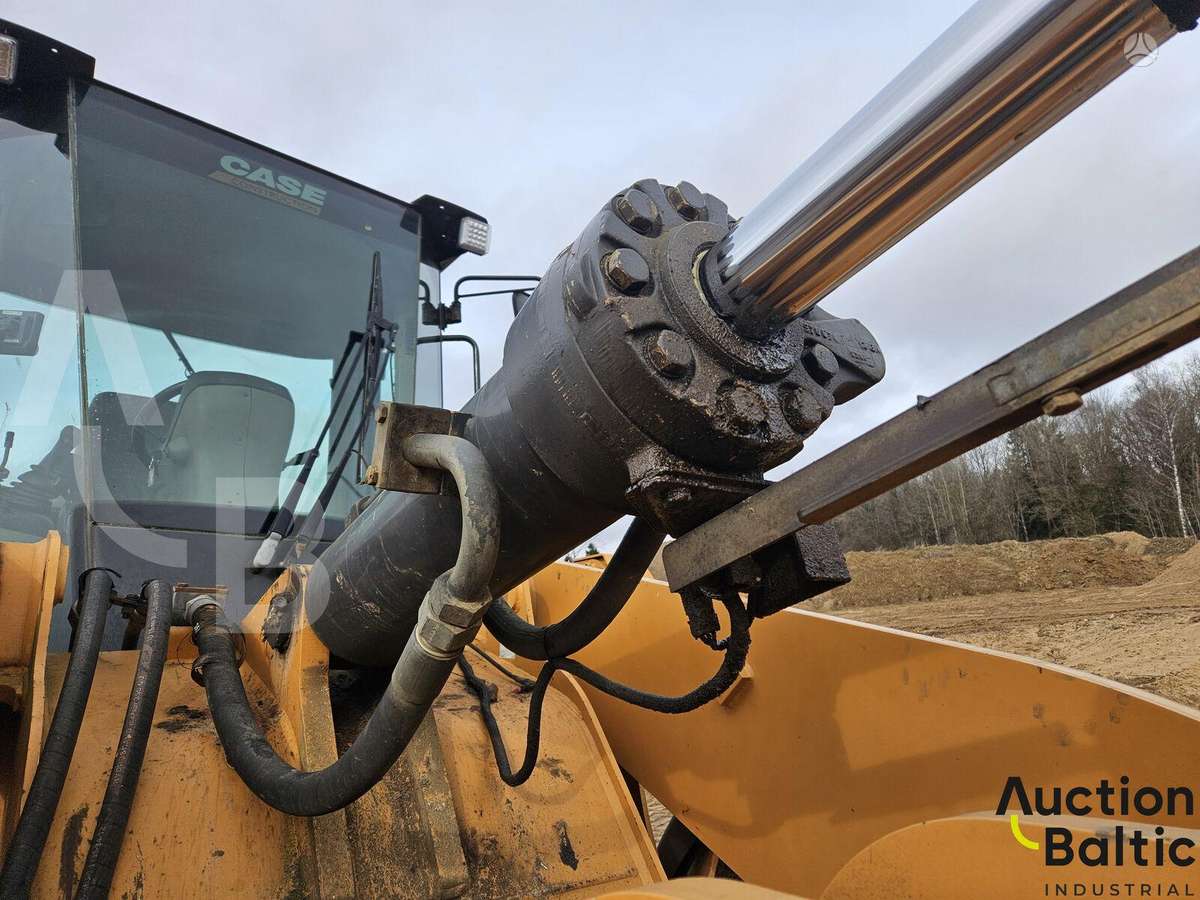 Case 821 F, frontal loader