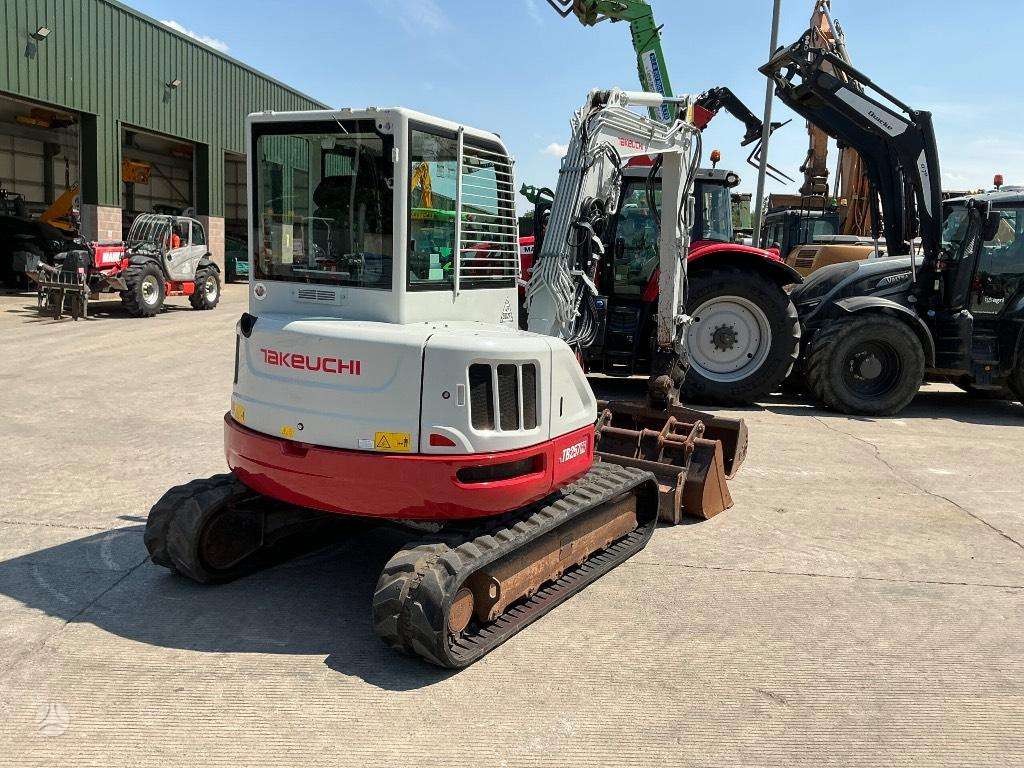 Takeuchi TB 257 FR, mini ekskavatori