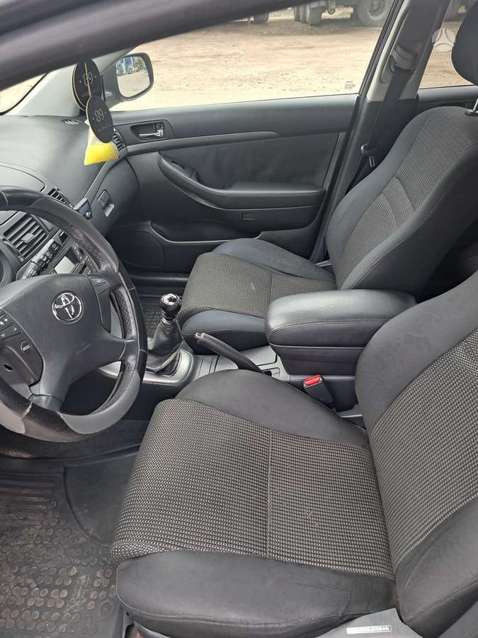 Toyota Avensis - 5