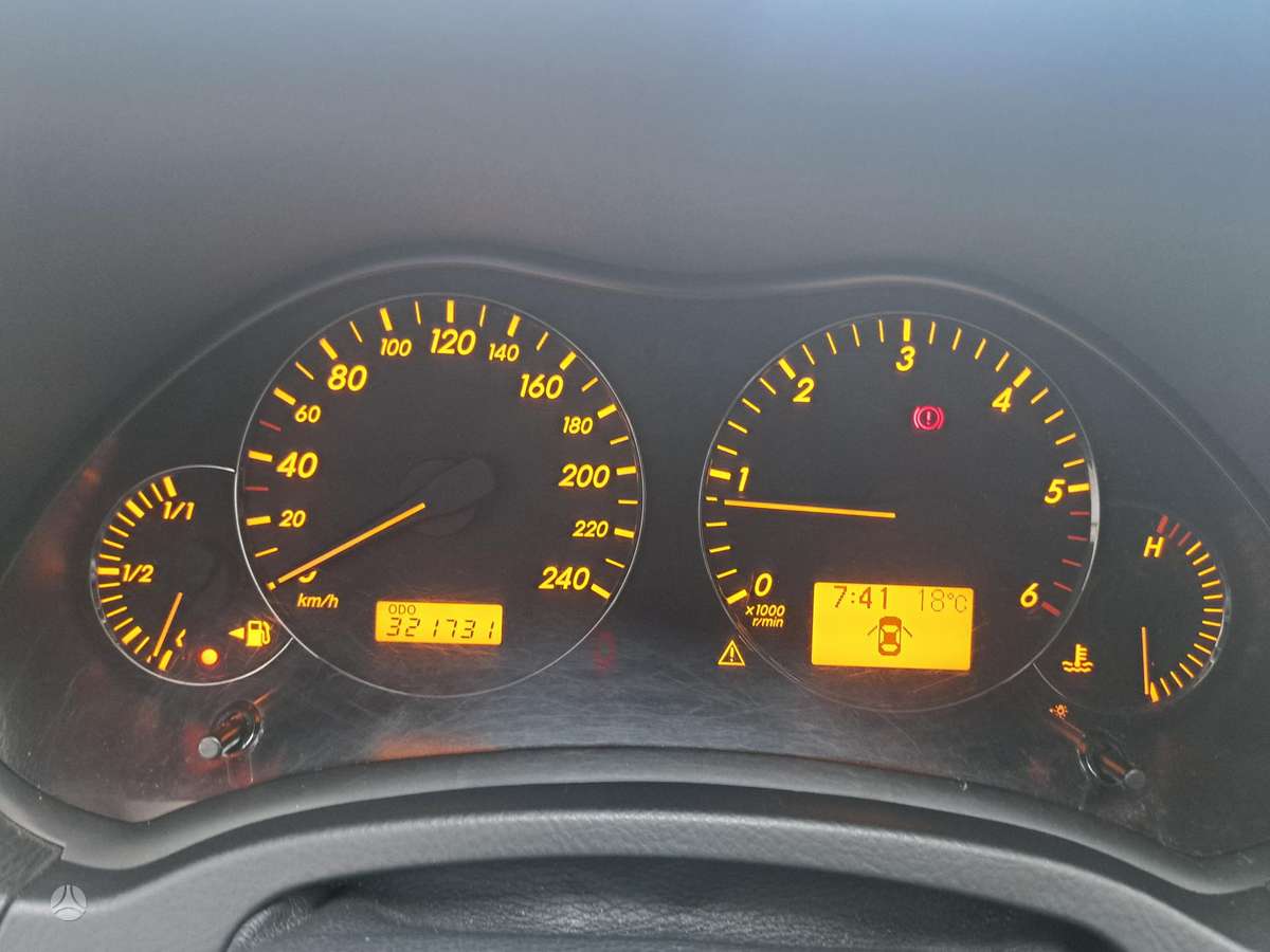 Toyota Avensis - 6