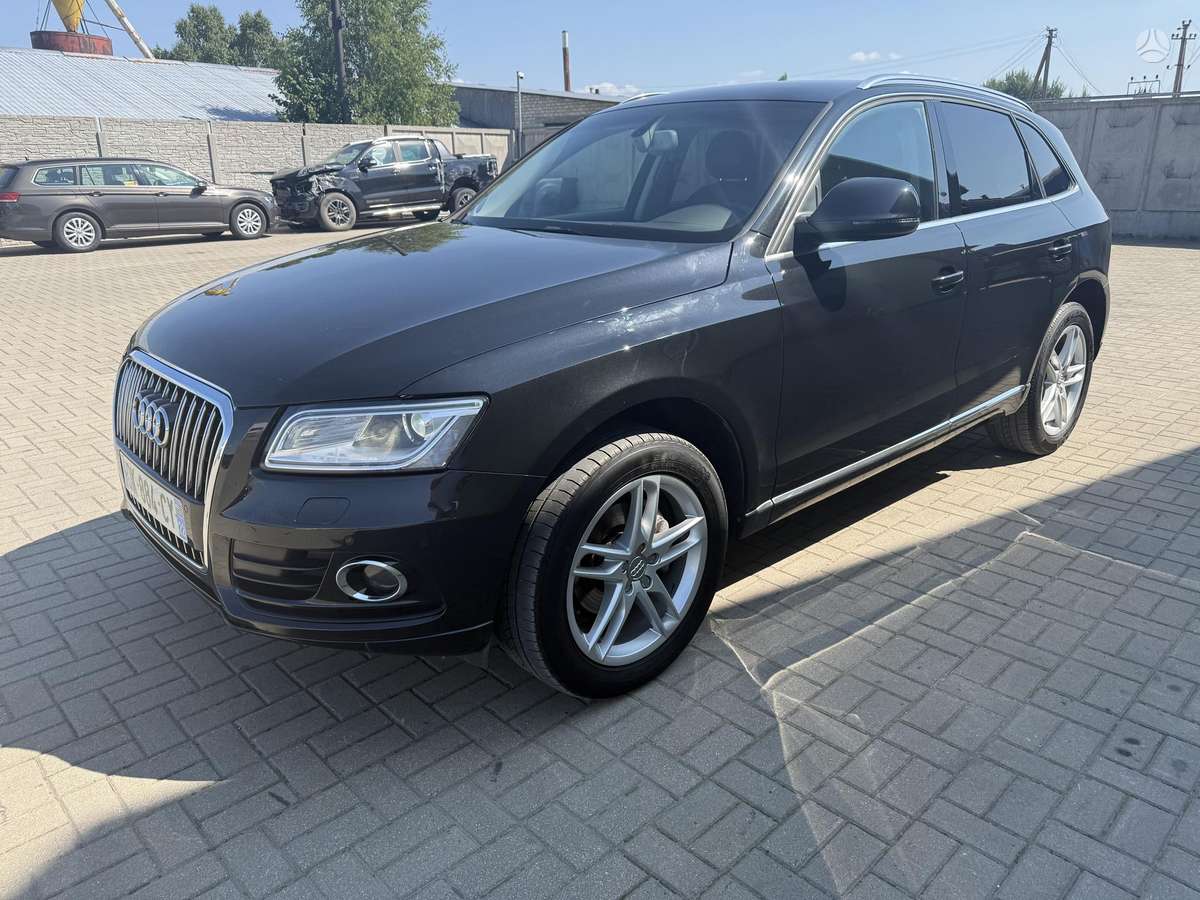 Audi Q5, 2.0 l., off-road / crossover