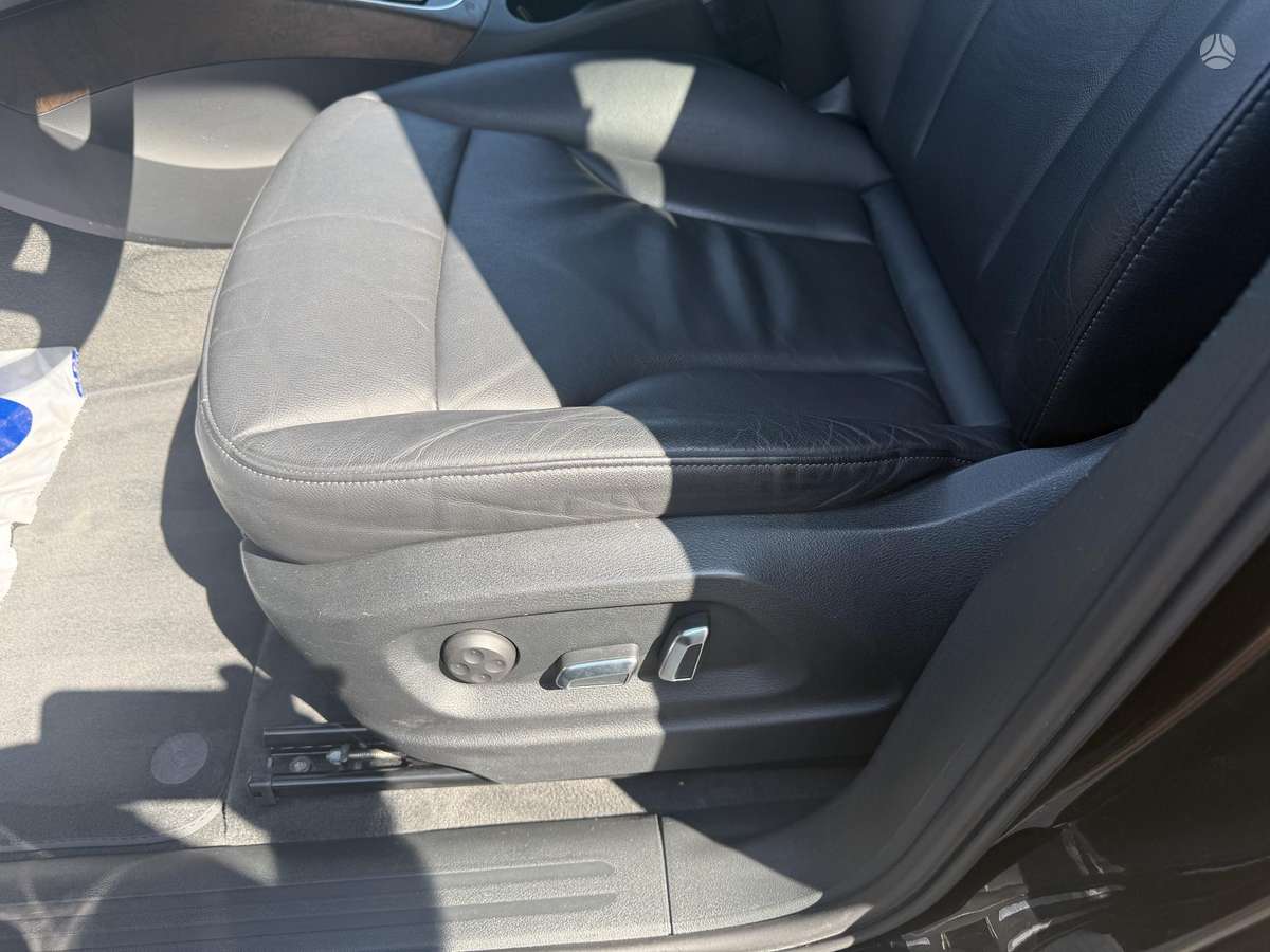 Audi Q5, 2.0 l., off-road / crossover