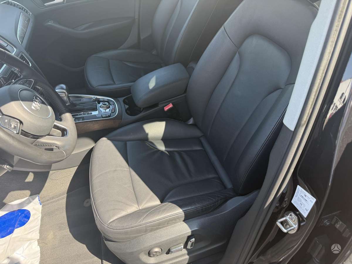 Audi Q5, 2.0 l., off-road / crossover