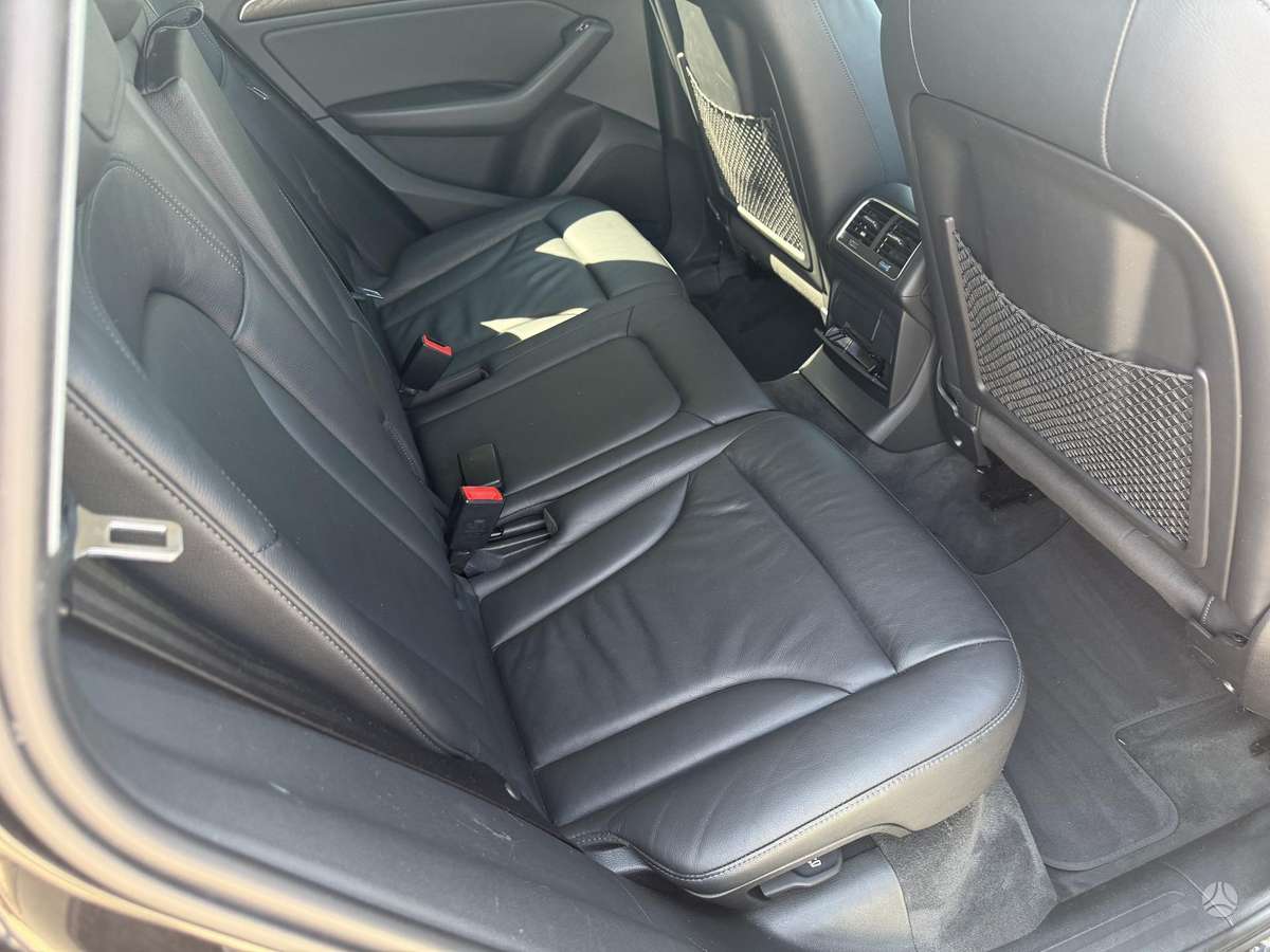 Audi Q5, 2.0 l., off-road / crossover
