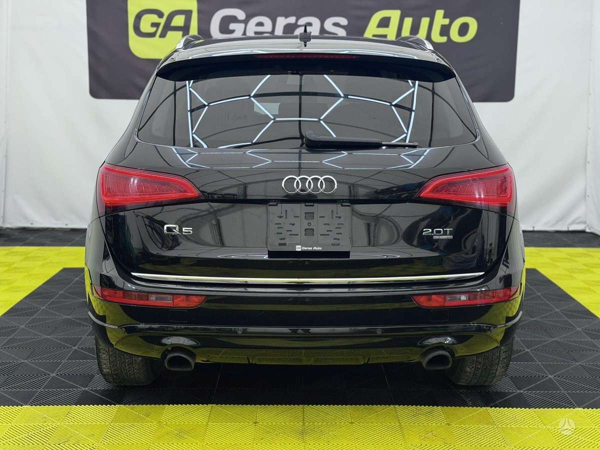Audi Q5, 2.0 l., off-road / crossover