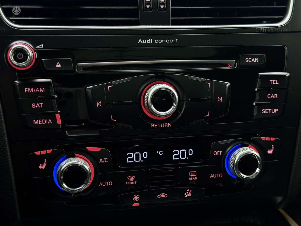 Audi Q5, 2.0 l., off-road / crossover