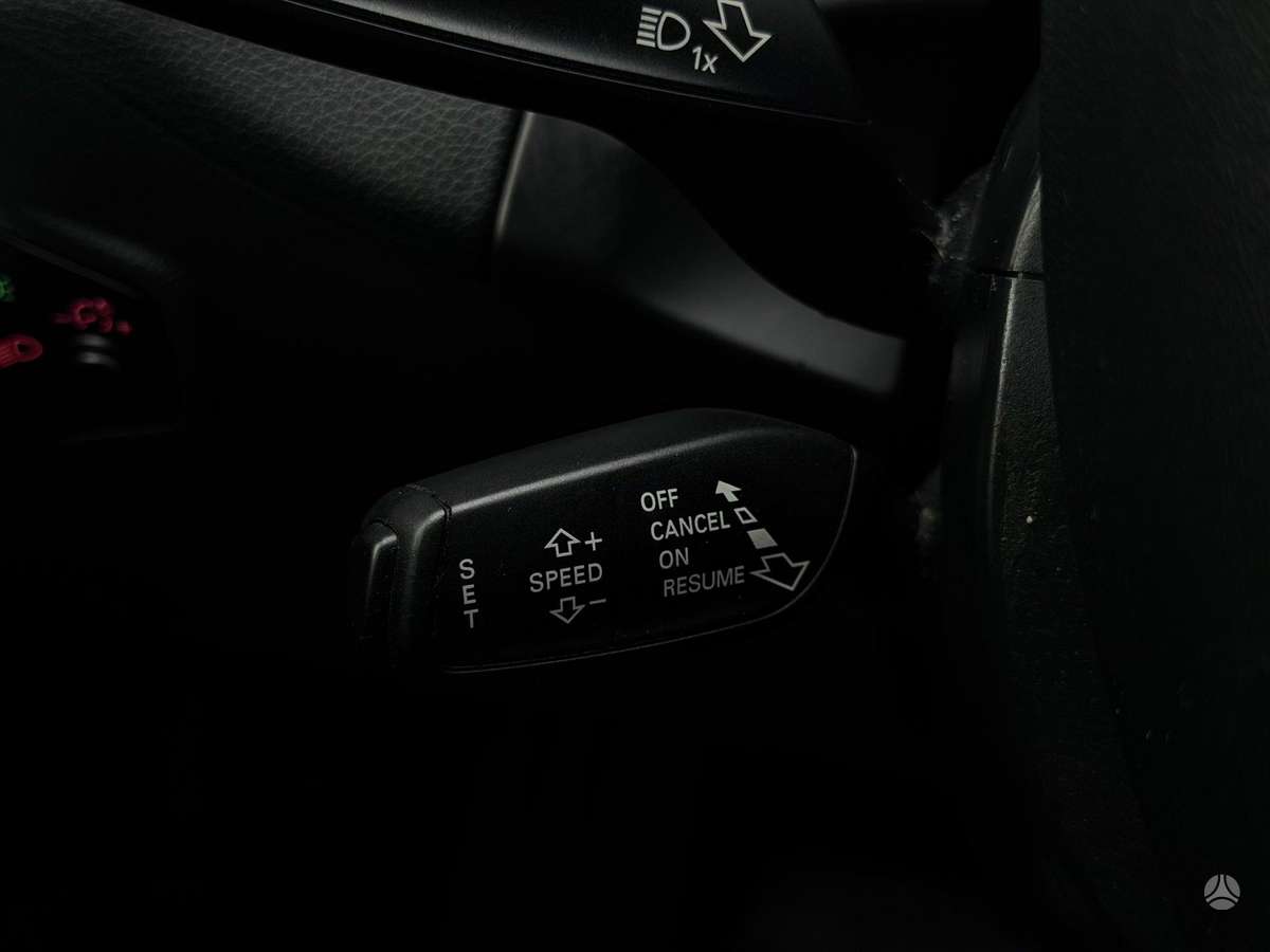 Audi Q5, 2.0 l., off-road / crossover