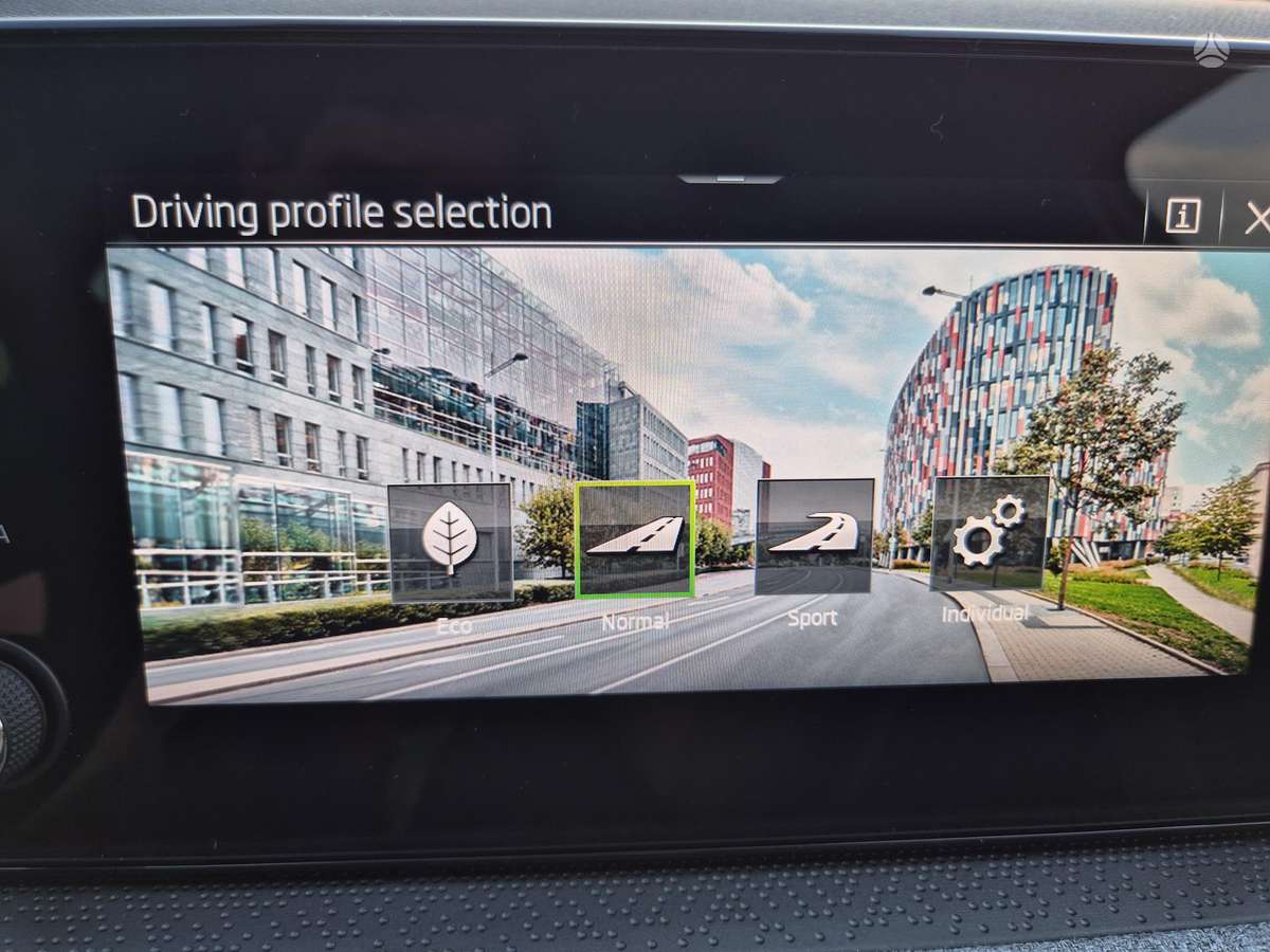 Skoda Scala, 1.0 l., hatchback