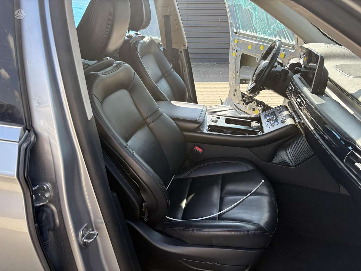 Lincoln Aviator
