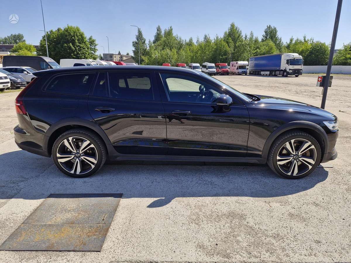 Volvo V60 Cross Country - 3