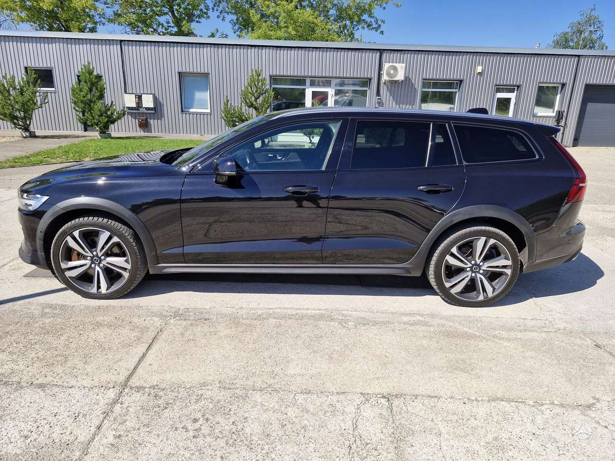Volvo V60 Cross Country - 4