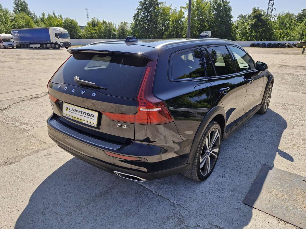 Volvo V60 Cross Country - 5